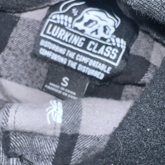Lurking Class by Sketchy Tank Spider Black Crop Hooded Flannel Shirt - Picture 5 of 5